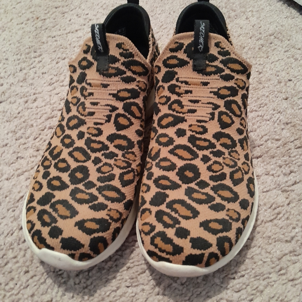 Sketchers Leopard Flats